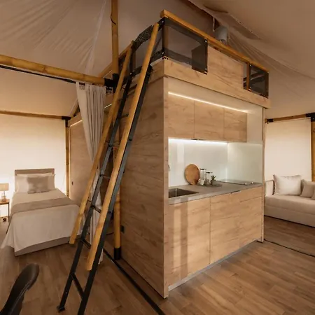 リゾート Ohai Outdoor 3*